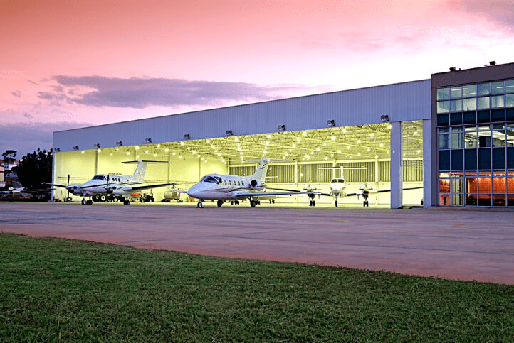 Comparison between privately owned jet in a hangar and flexible private jet charter fleet